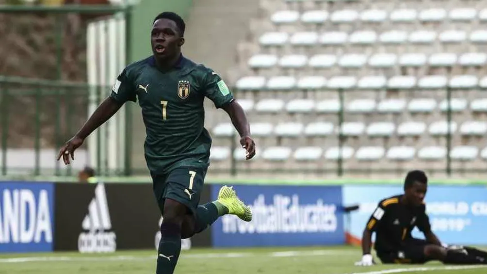 IMAGO7 Jugador de Italia festeja una diana