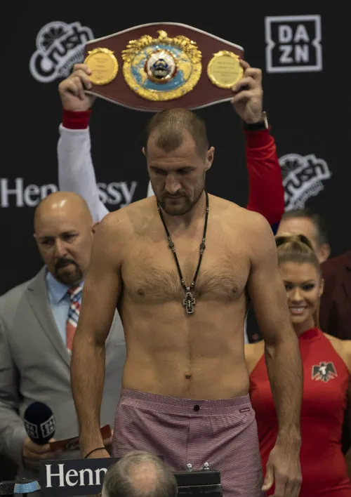 Sergei Kovalev intenta dar el peso