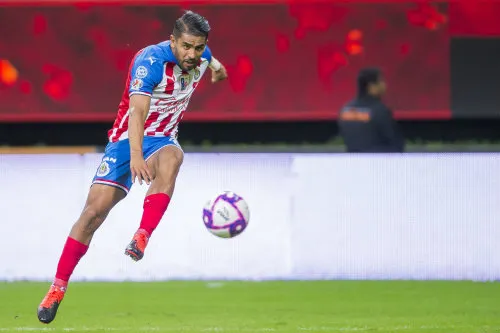 Miguel Ponce durante un juego de Chivas