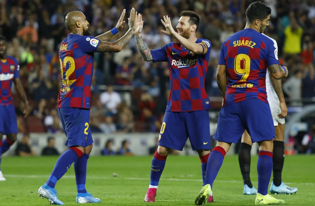 IMAGO7 Messi celebrando un gol con Vidal y Suárez