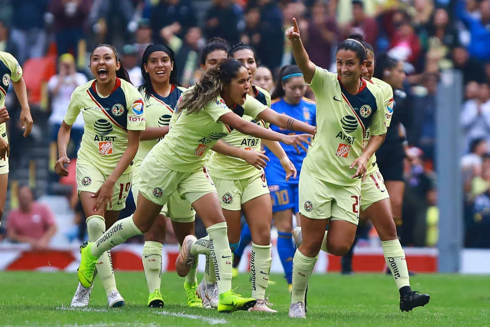 IMAGO7 Diana González dedica al público su anotación