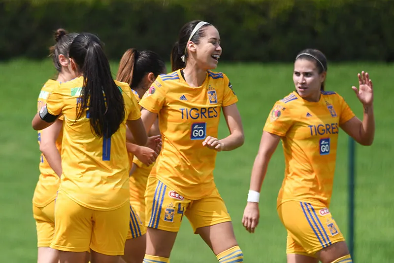 IMAGO7 Greta Espinoza celebra uno de sus goles contra Atlas