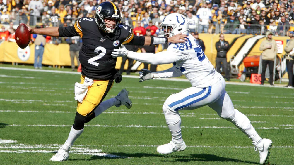 AP Mason Rudolph se prepara para lanzar el ovoide