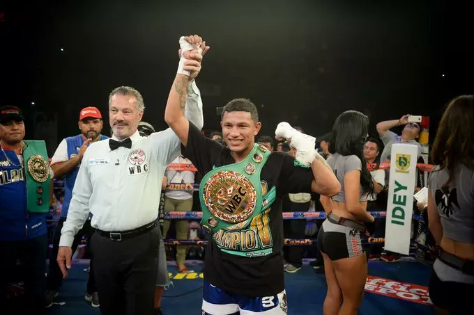 Miguel Berchelt superó a Jason Sosa