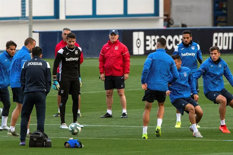 EFE Aguirre sigue de cerca las acciones de sus pupilos