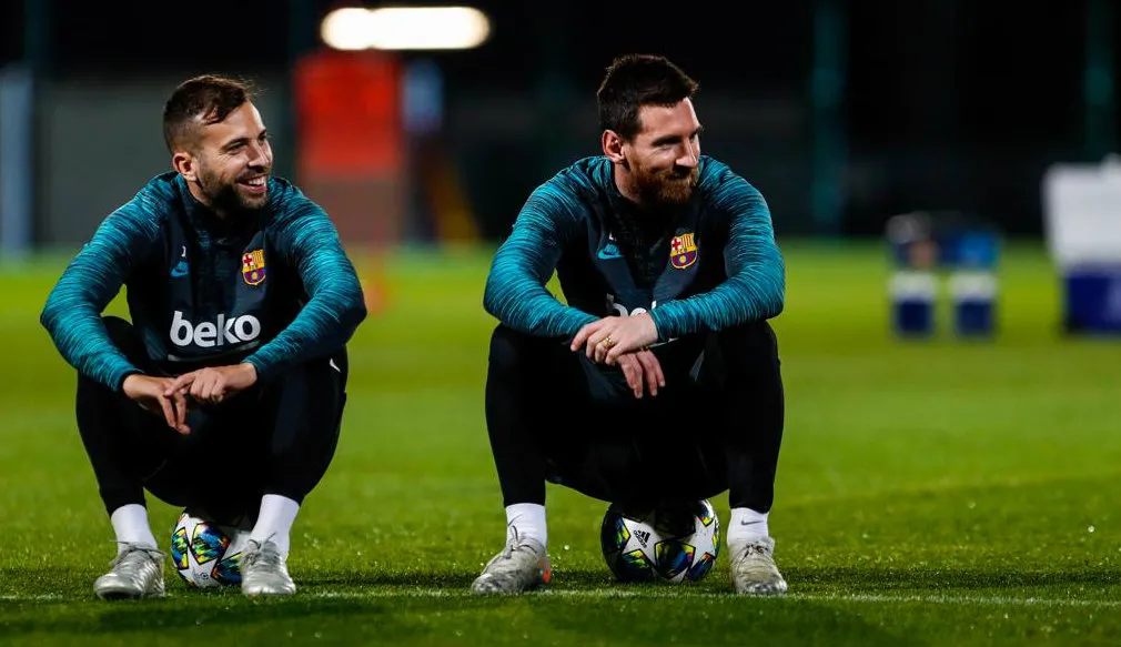 TWITTER @FCBARCELONA_ES Jordi Alba y Lionel Messi en un entrenamiento