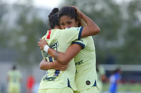 IMAGO7 Jugadoras de América festejando su anotación con dedicatoria