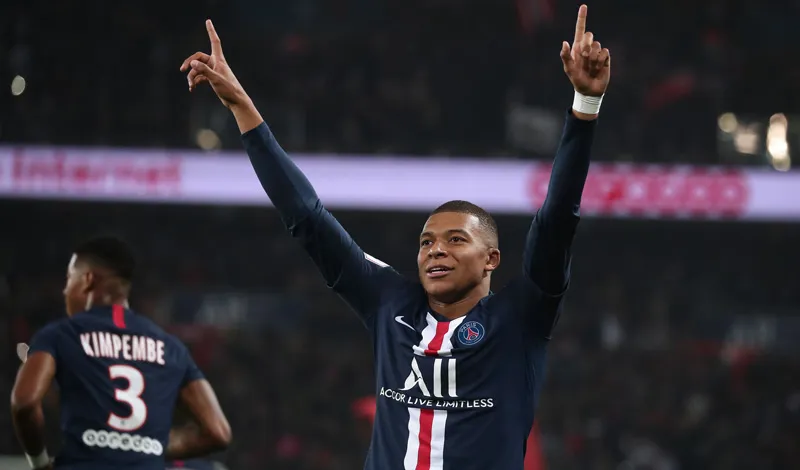 EFE Mbappé festeja un tanto en la Liga de Francia