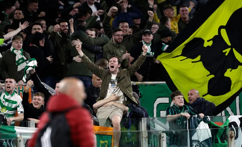 AP Aficionados del Celtic festejan un gol de su equipo ante la Lazio
