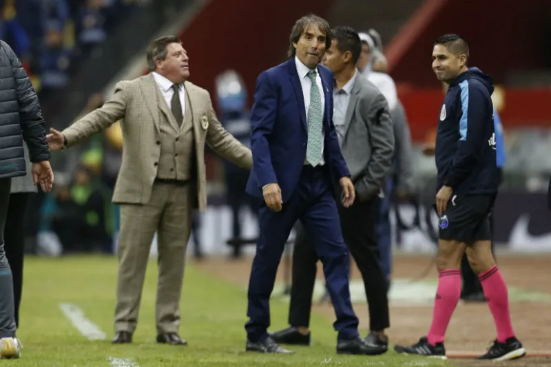 EFE Piojo Herrera en expulsión en partido contra Santos