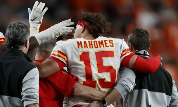 AP Patrick Mahomes el partido de su lesión
