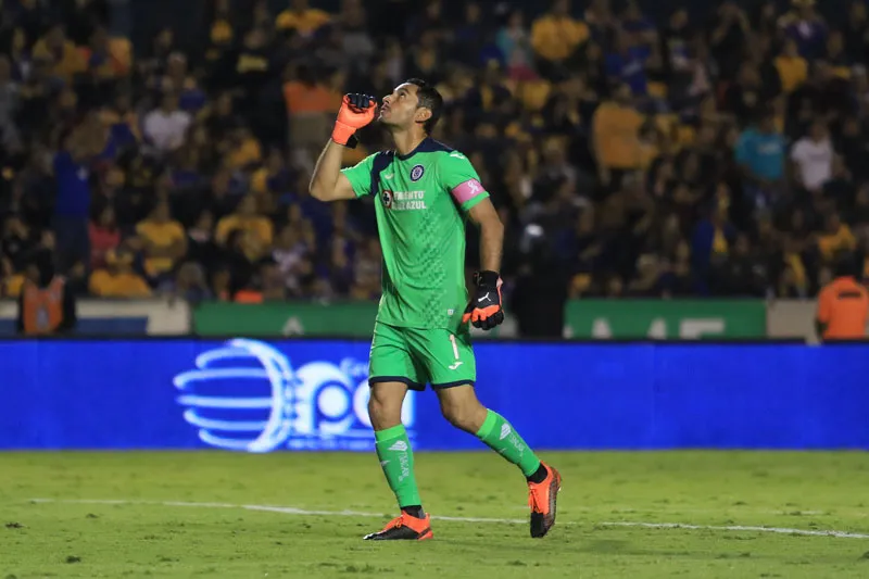 Corona en un juego de Cruz Azul