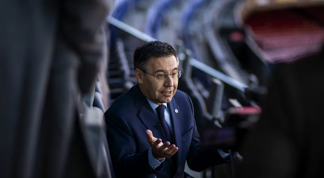 Josep Bartomeu durante una entrevista con The Associated Press en el estadio Camp Nou de Barcelona