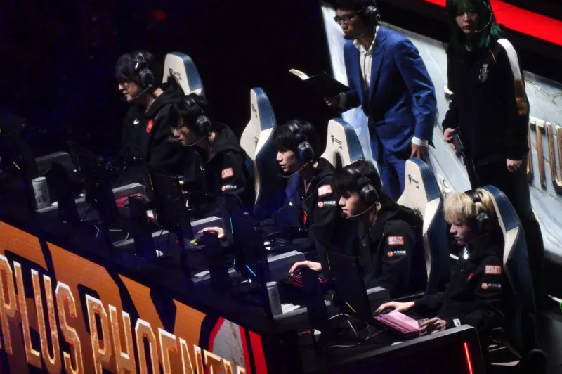 FunPlusPhoenix en tercer mapa