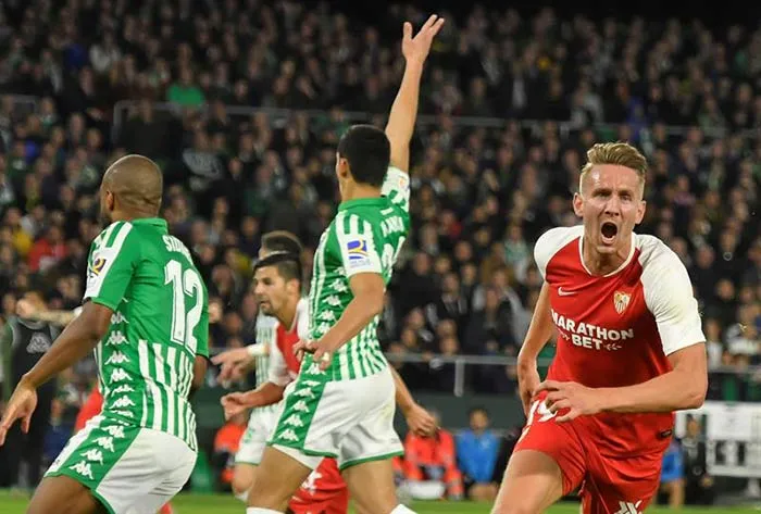 De Jong, durante el partido ante Betis