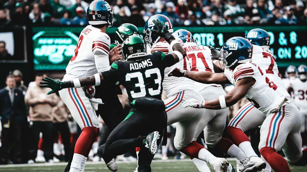 TWITTER@NYJETS Jamal Adam escapa de la defensiva de los Giants