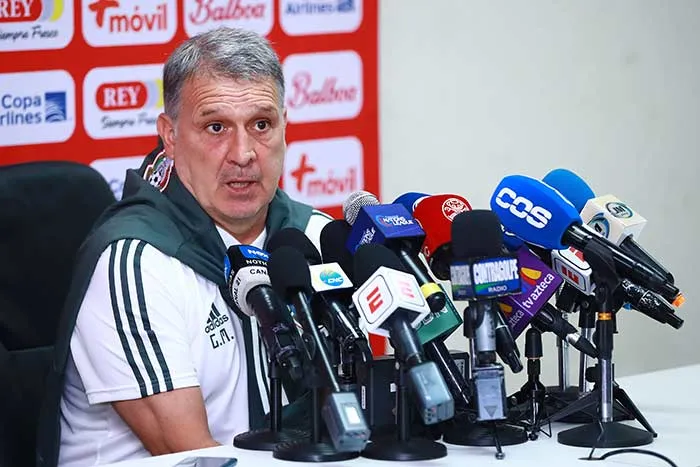 IMAGO7 Martino, en conferencia de prensa