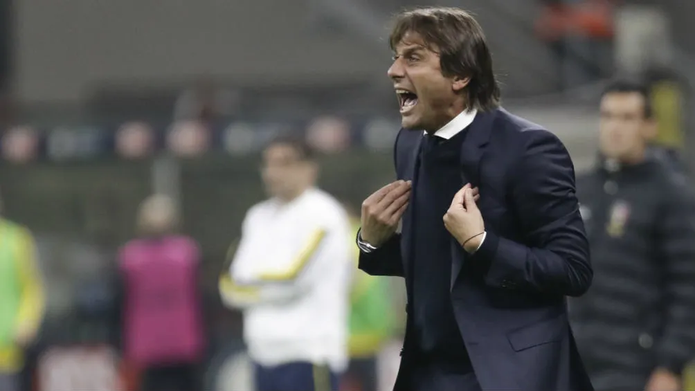 AP Antonio Conte se molesta durante un cotejo del Inter