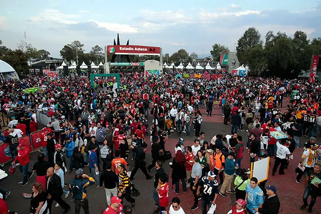 DANIEL GÁMEZ Inmediaciones del Azteca previo al MNF
