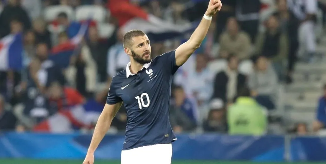 Karim Benzema durante un juego con Francia