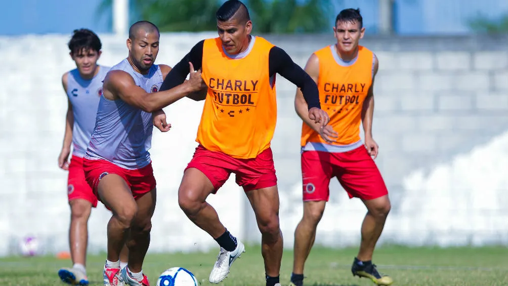IMAGO7 Carlos Salcido en entrenamiento con el Tiburón