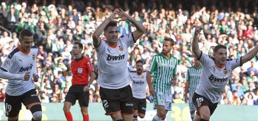 EFE Maxi Gómez festeja una anotación contra Betis