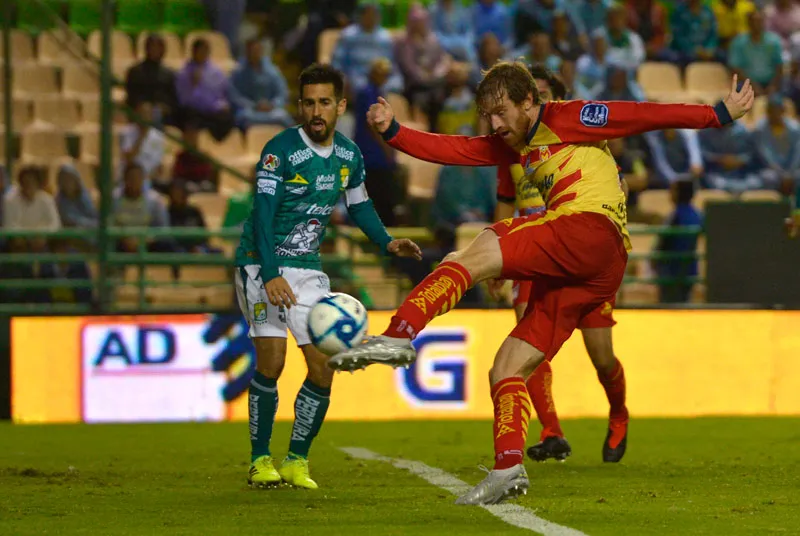 IMAGO7 Aristeguieta se prepara para disparar a gol