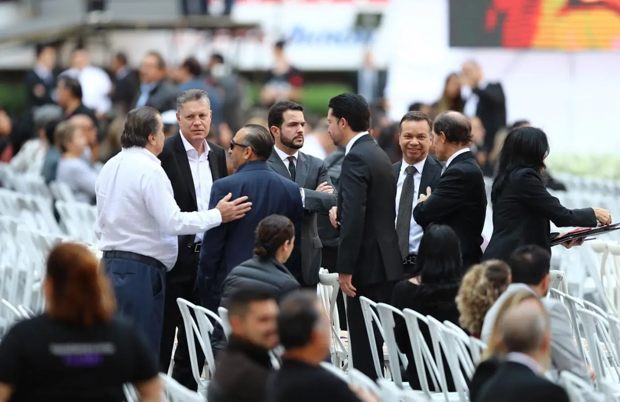 REFUGIO RUIZ Peláez, De Luisa, Varela, algunos de los directivos presentes