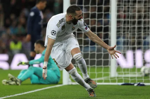 Karrim Benzema festeja un gol ante el Real Madrid
