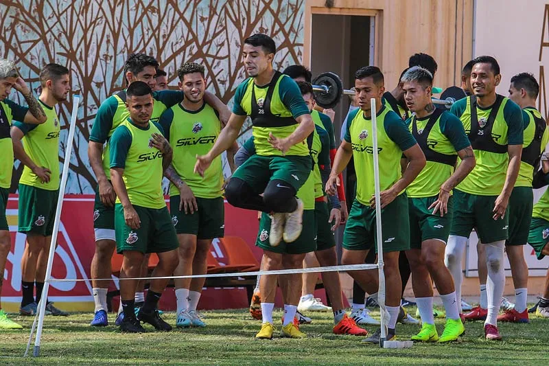 Jugadores de Alebrijes en un entrenamiento