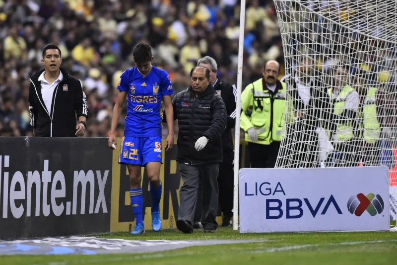 IMAGO7 Jürgen Damm abandonando el terreno de juego