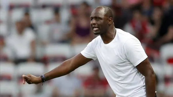 EFE Patrick Vieira dirigiendo en un partido