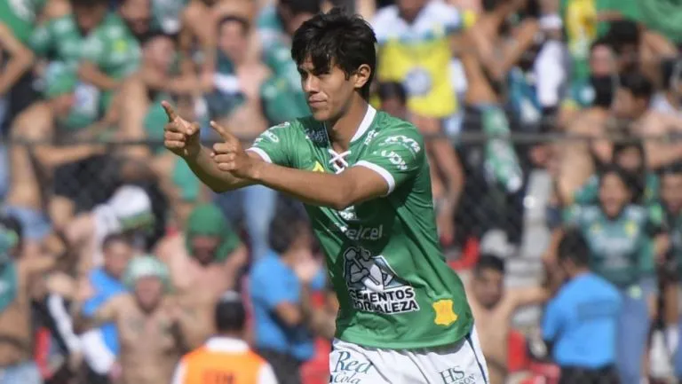 IMAGO7 JJ Macías, en festejo de gol con León
