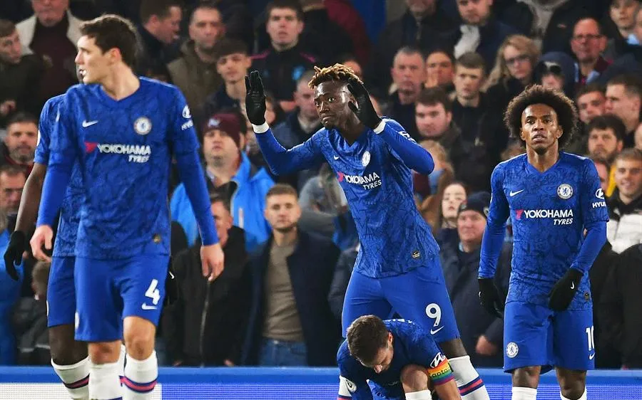 Tammy Abraham festeja una anotación