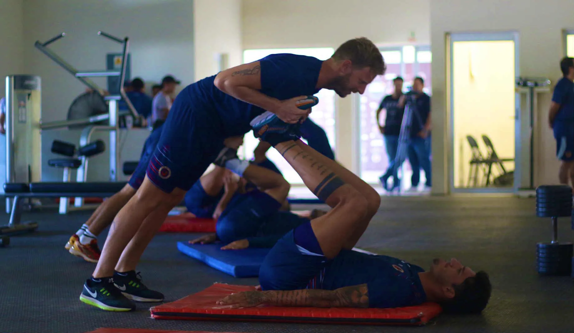TWITTER @ClubTiburones Cristian Menéndez presente en el entrenamiento