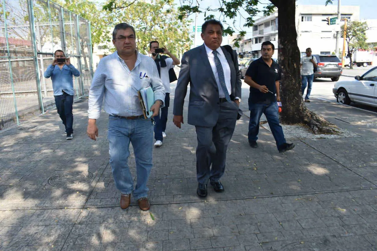 Representante de la FMF y Notario público a su llegada