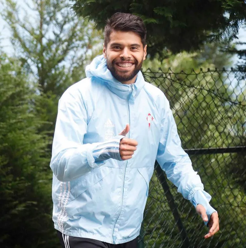 TWITTER @RCCELTA Araujo sonríe para una fotografía
