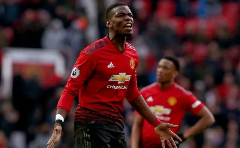Pogba en partido con el Manchester United