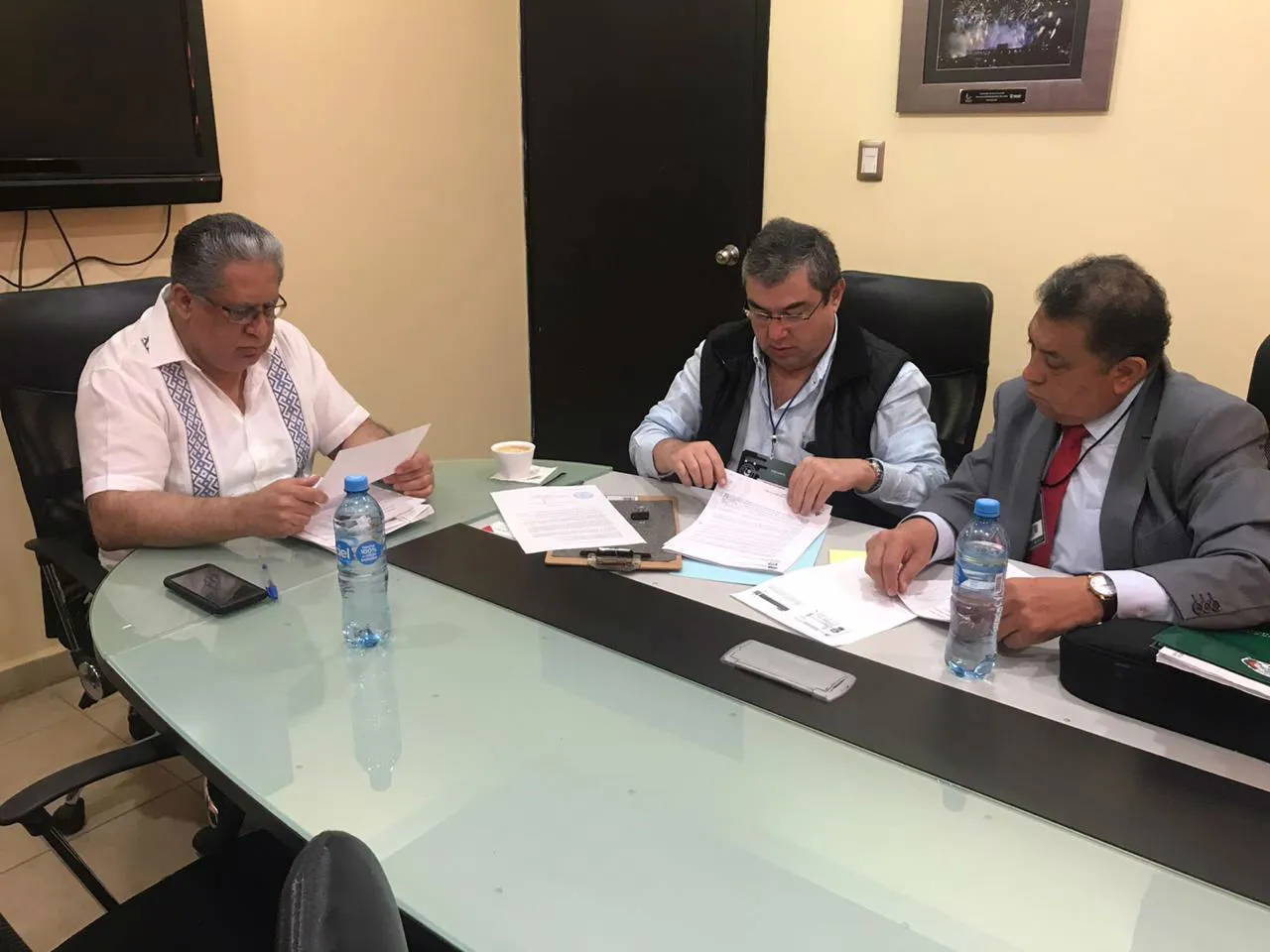 SPORT PRESS Al momento de entregar la notificación al club