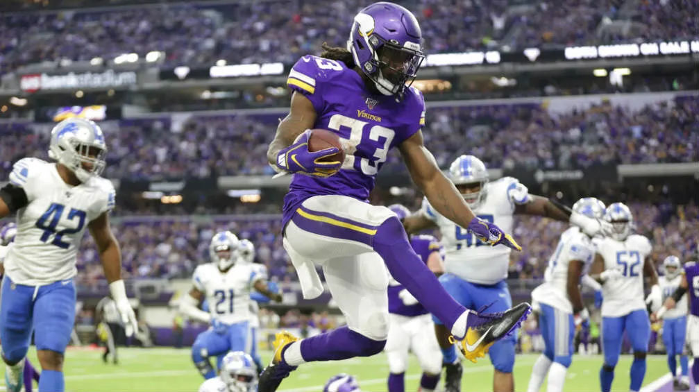 Dalvin Cook se escapa hasta la zona de anotación