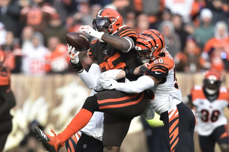 AP Browns en jugada ante Bengals