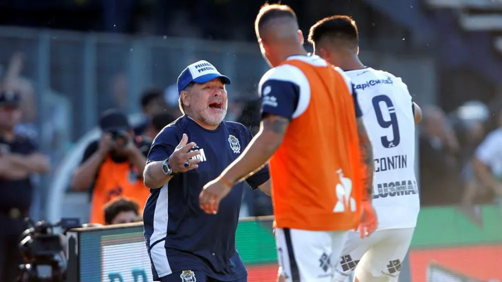 EFE Diego festeja con sus jugadores