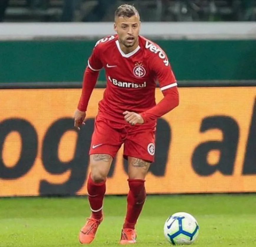 TWITTER @RAFADATO2 Nicolás López en un partido con Internacional