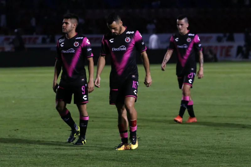 Daniel Villalva jugando con Tiburones Rojos