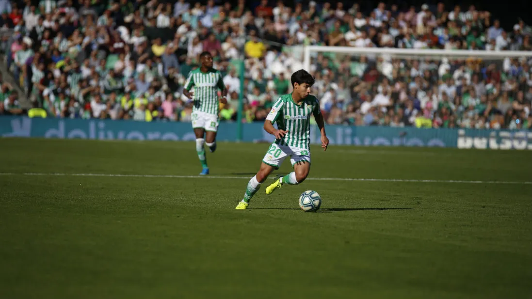 TWITTER @REALBETIS Diego Lainez en el partido entre Real Betis y Athletic de Bilbao