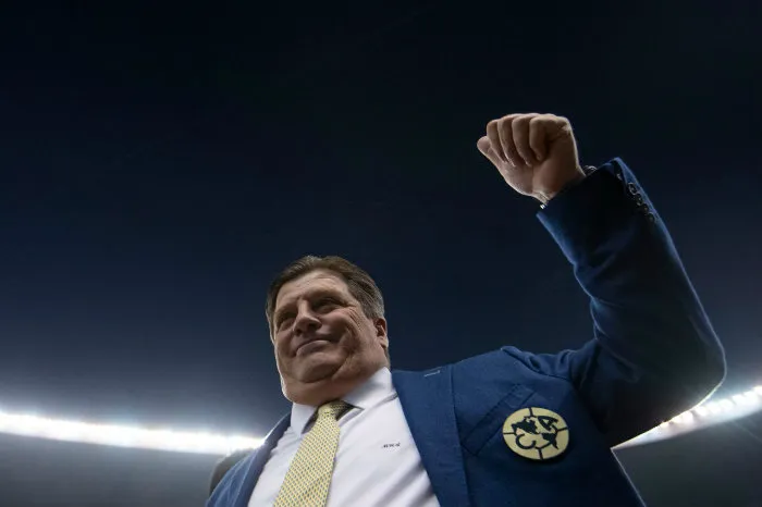 MIGUEL PONTÓN Herrera festeja gol del América