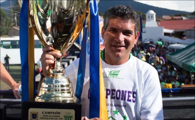 Torres Servín hizo Campeón al Antigua de Guatemala