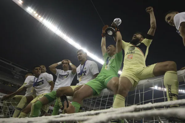 América festejando su título de liga del Apertura 2018