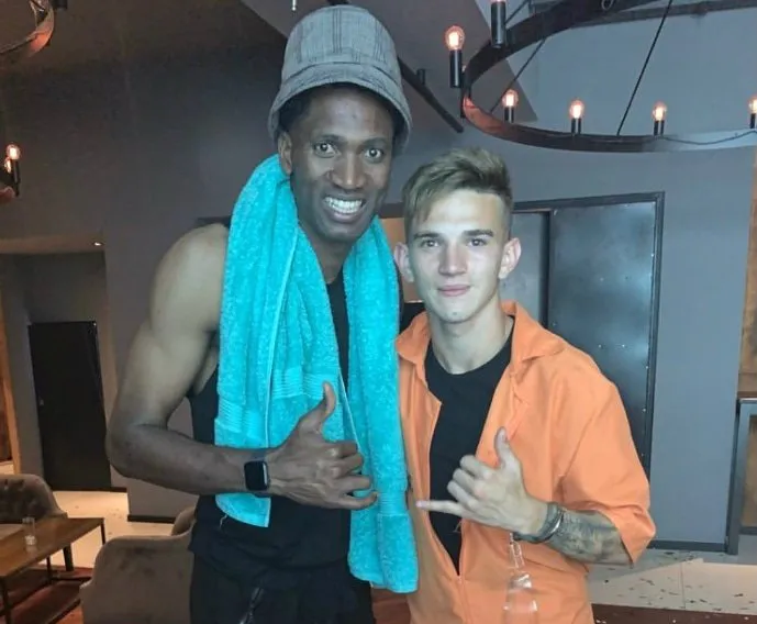 Alexander Domínguez en fiesta de disfraces