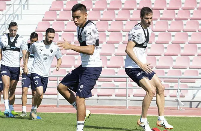 Rayados en entrenamiento en Catar